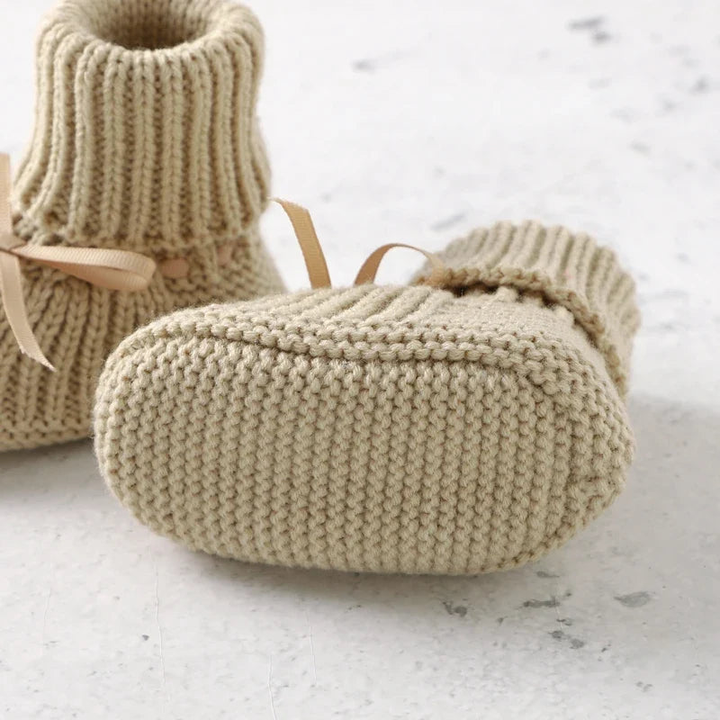 Newborn Baby Shoes Knitted Infant Girls Boys Boots Cute Butterfly-Knot Toddler Walk Bed Shoes Warm 0-18M Accessories Hats Gloves