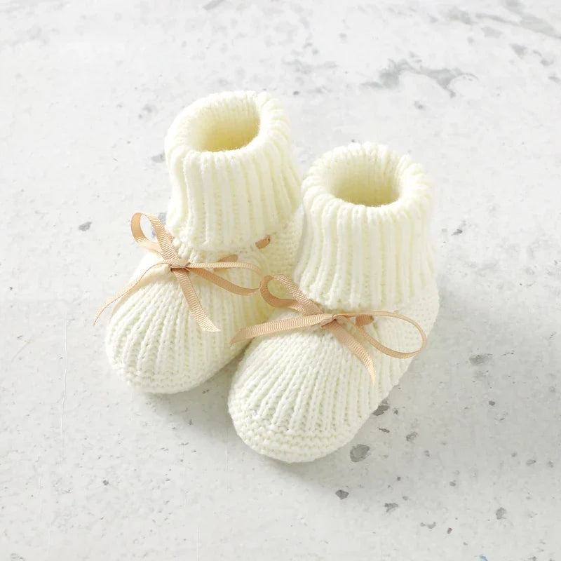 Newborn Baby Shoes Knitted Infant Girls Boys Boots Cute Butterfly-Knot Toddler Walk Bed Shoes Warm 0-18M Accessories Hats Gloves