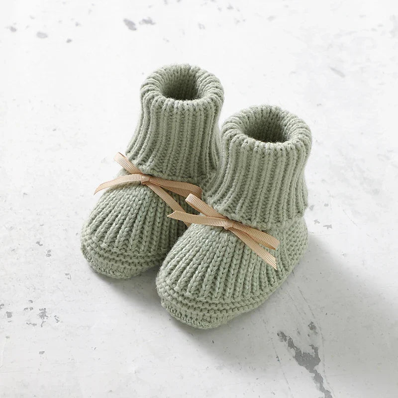 Newborn Baby Shoes Knitted Infant Girls Boys Boots Cute Butterfly-Knot Toddler Walk Bed Shoes Warm 0-18M Accessories Hats Gloves