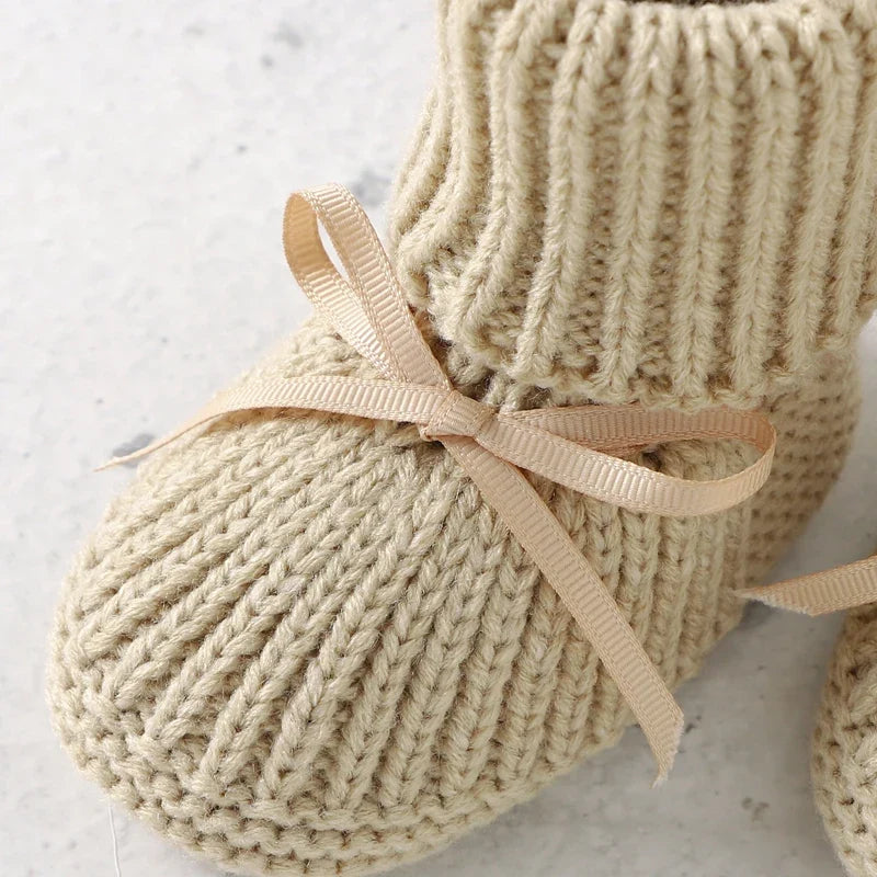 Newborn Baby Shoes Knitted Infant Girls Boys Boots Cute Butterfly-Knot Toddler Walk Bed Shoes Warm 0-18M Accessories Hats Gloves
